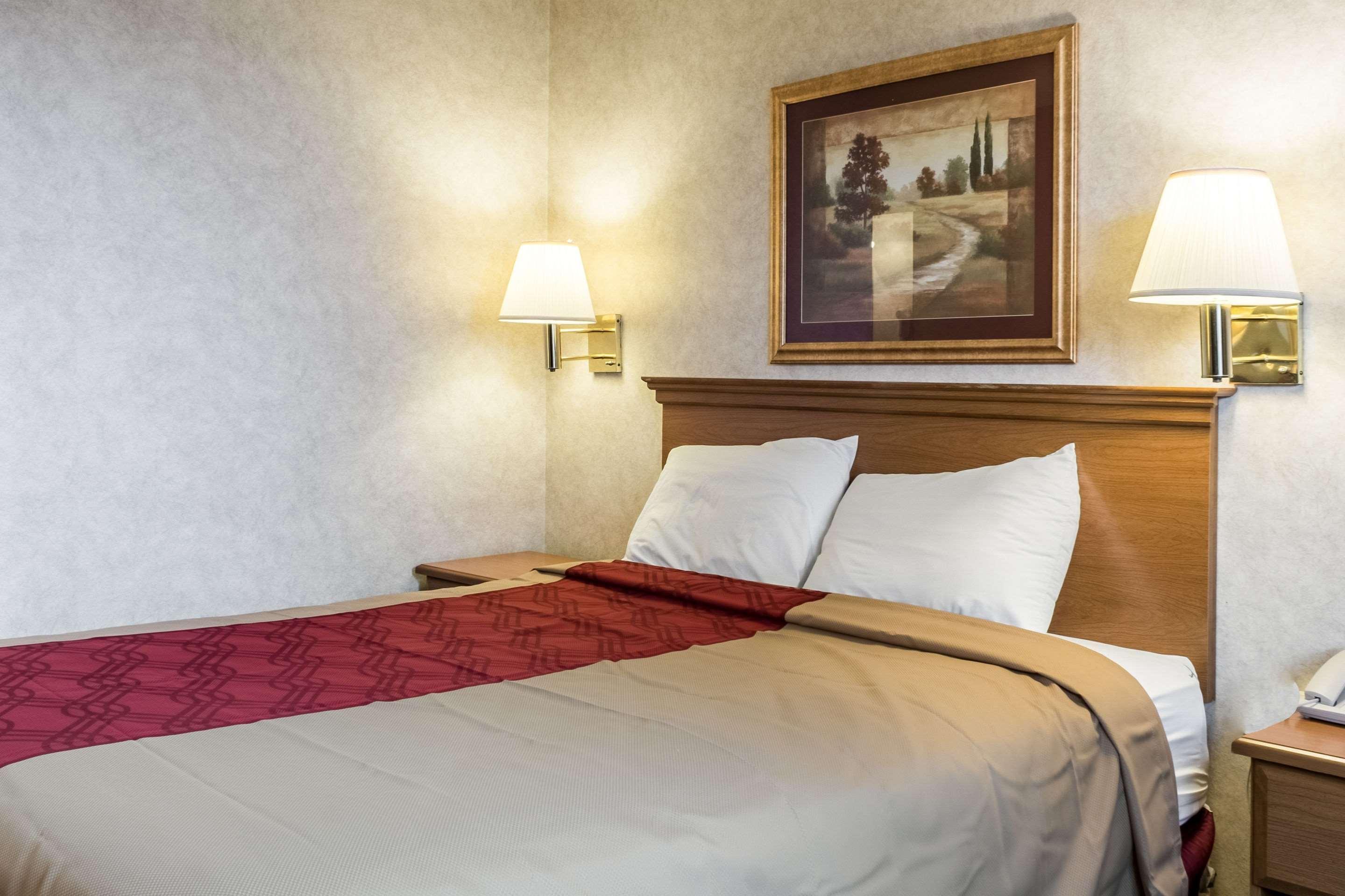 Econo Lodge North Sioux Falls Buitenkant foto